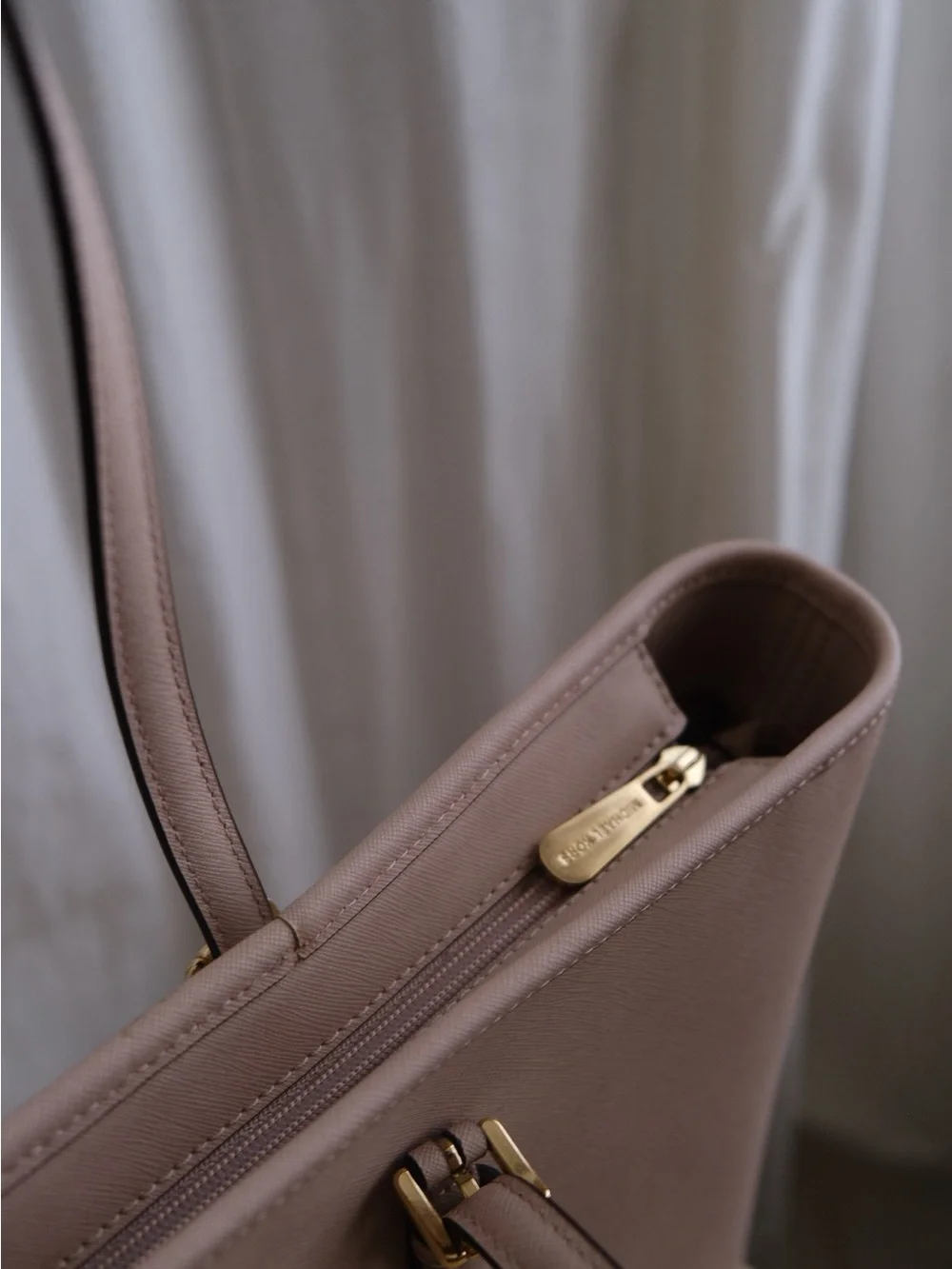Michael Kors Multifunction Jet Set Travel Saffiano Leather Tote